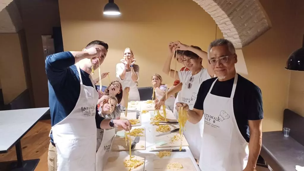 Tiramisu and fresh pasta workshop in Rome
